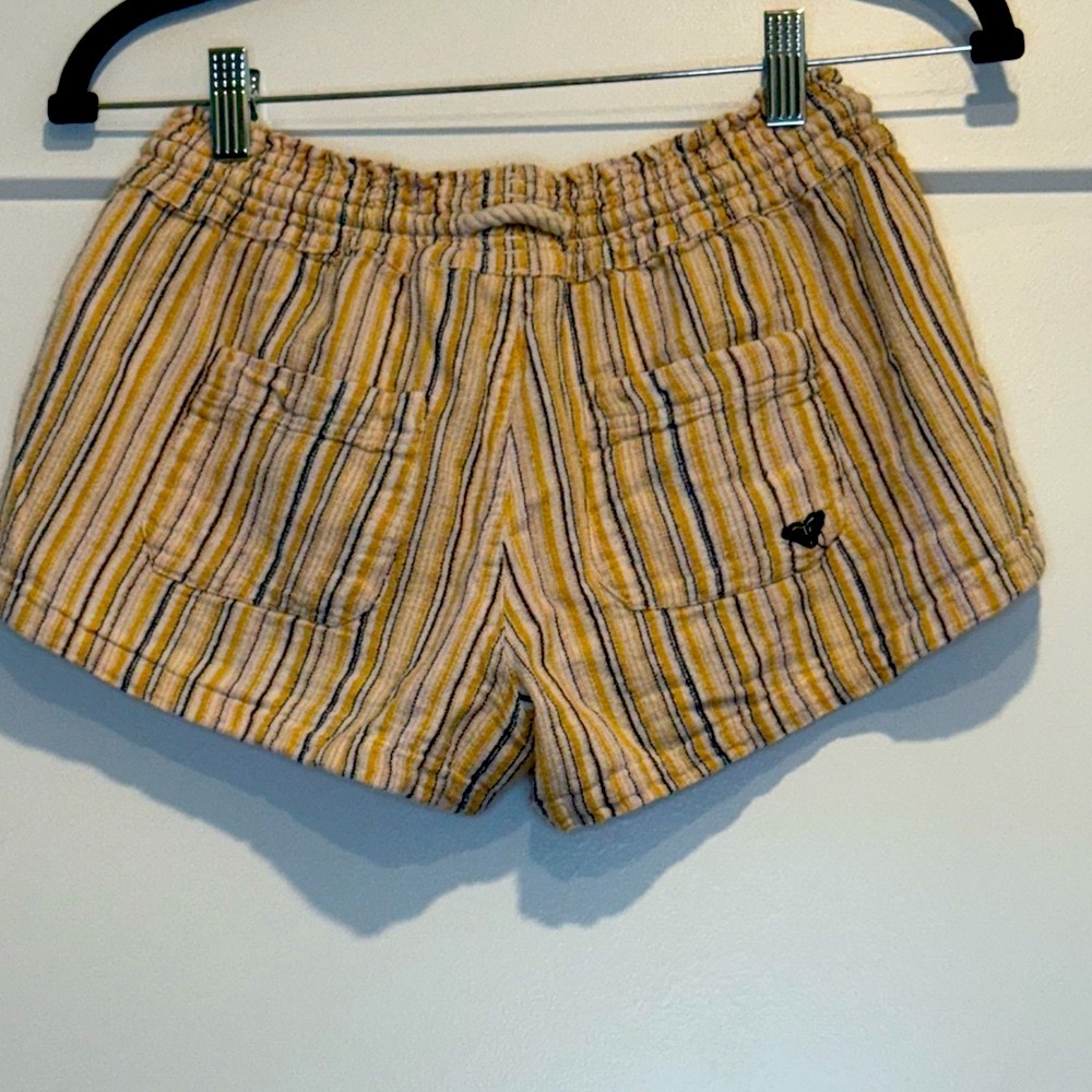 Roxy Textured Striped short Shorts in Blue, yellow and Cream